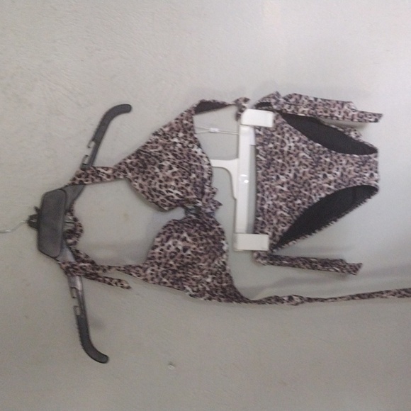 Colloyes Leopard Print Halter Bikini Set – Size S, Trendy Two-Piece Swimwear - Picture 2 of 7